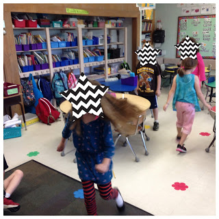 Needing to spice up your sight word routine? Try these activities for teaching sight words! 10 sight word games for kindergarten and first grade! My favorite is the bowling!