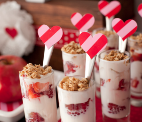 Easy Valentine's Day gifts for parents and students! Kids craft up Valentine's Day cards in the classroom!