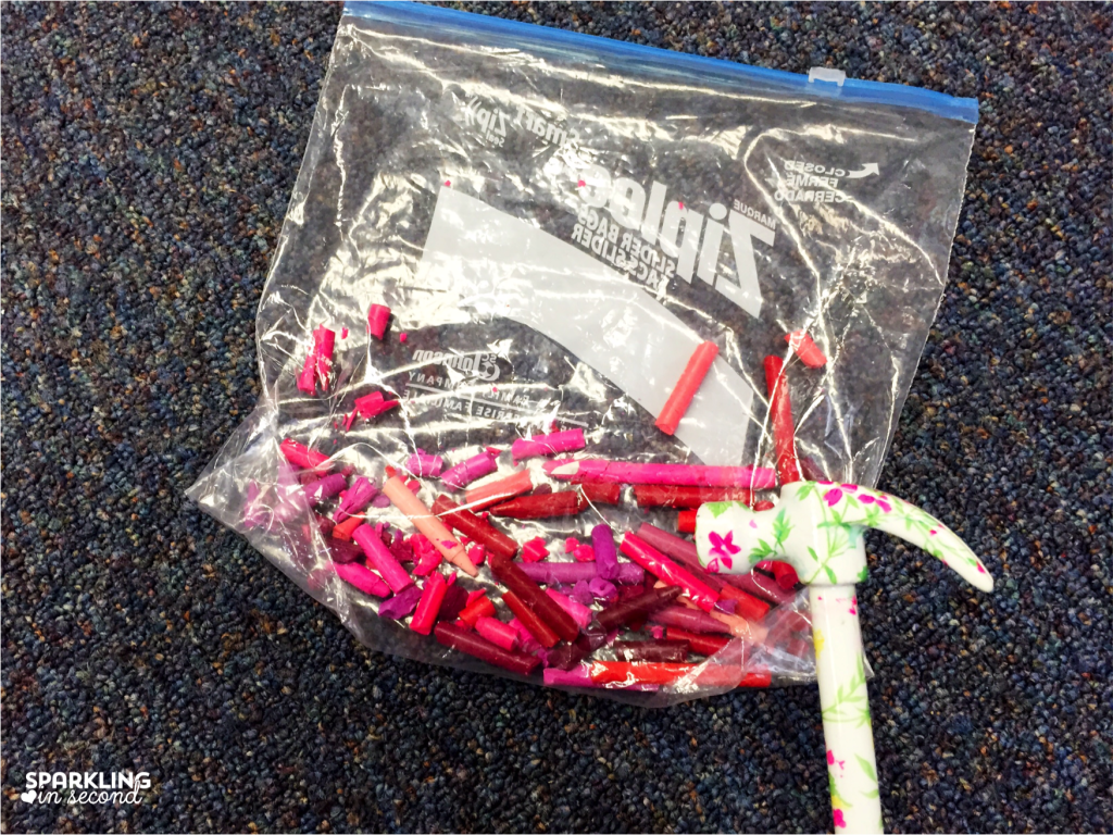 Earth Day is such a wonderful day to celebrate our earth! Here is a fun little gift you can give your students, recycled crayon hearts from melted crayons!