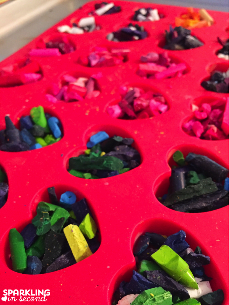Earth Day is such a wonderful day to celebrate our earth! Here is a fun little gift you can give your students, recycled crayon hearts from melted crayons!